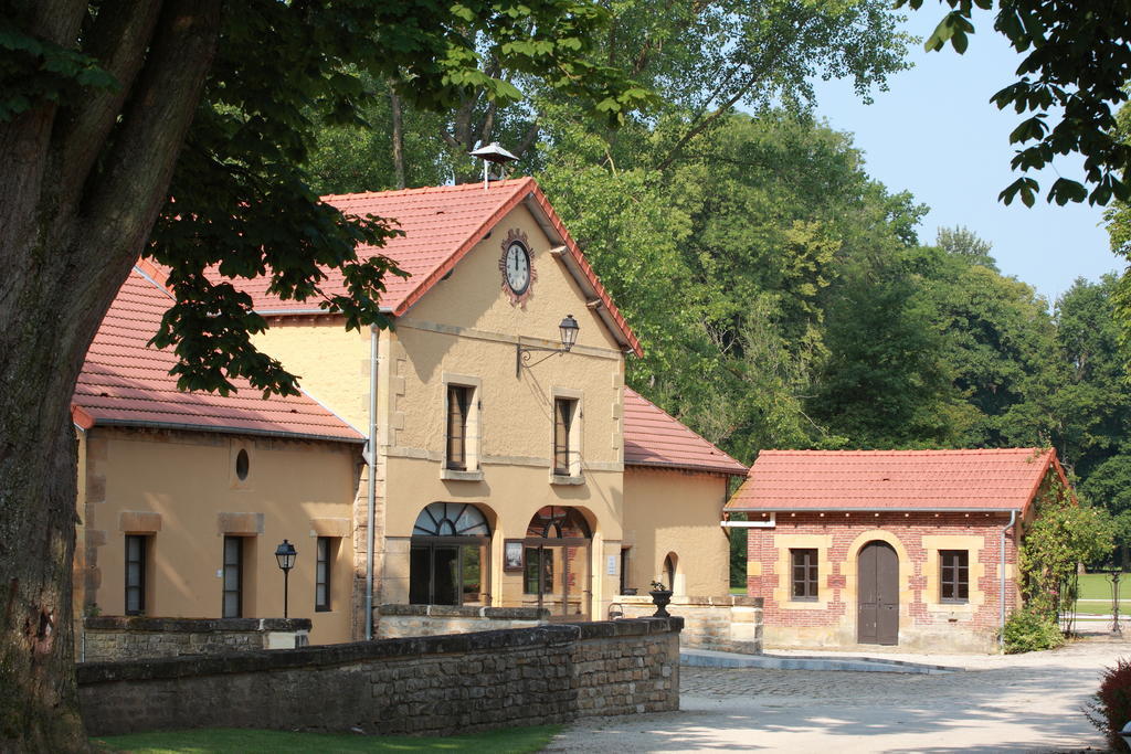Le Domaine Chateau Du Faucon Donchery Exterior foto